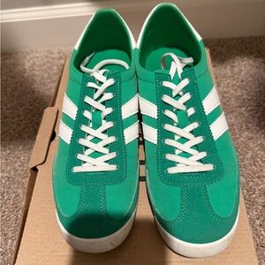 Madden Girl Green Low-Top Sneakers with White Stripes
